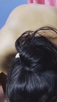 Videoclip viral cu fată indiancă sexy la baie