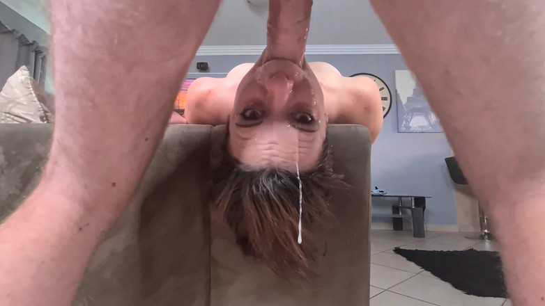 domslutfucker: Una scopata in faccia a testa in giù per una...