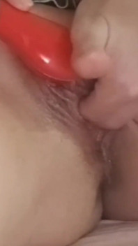 Fantastisch met grote clitoris die samenvoegt met subccionador en vingert om te klaarkomen in close-up