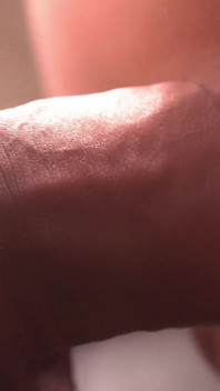 La chatte étroite de ma femme s’élargit en minute