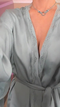 Başka bir seksi striptiz n dansı