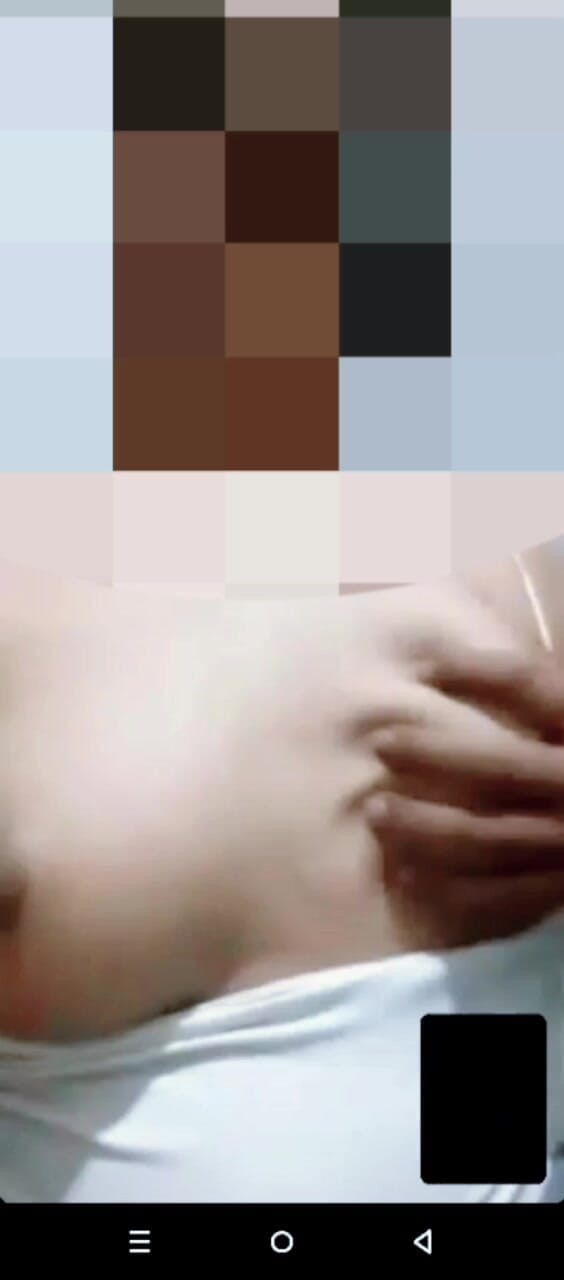 Astriana88: Вау, моя мачеха демонстрирует свои большие груди.