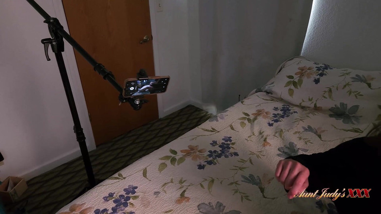 Aunt Judy's XXX: Auntjudysxxx - büyük memeli olgun amatör autumn teslimat yapan adamla ev...