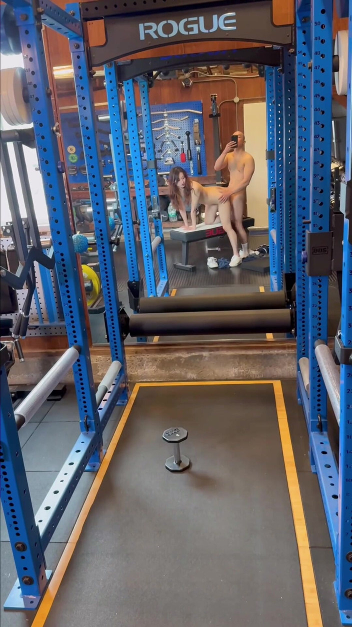 Chloe Lin: Awek Comel Asia Yang Sporty Chloe Lin Dikongkek Jurulatih Zakar...