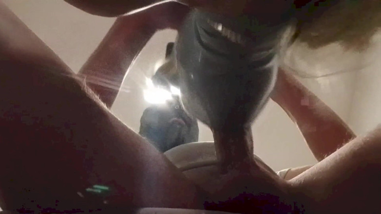 LauraOnHeels: MILF dengan kuncir berambut perang menghisap zakar dengan cumshot di...