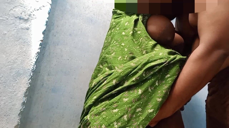 Veni: Istri tamil tamil ngentot dan nyepong kontol di kamar mandi