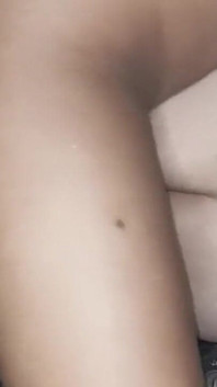 Une employée de maison se fait baiser quand ma femme va travailler
