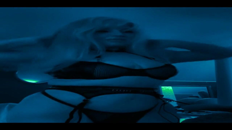 PaintedRose: "Vom ține-ne pe amândoi în starea de spirit.