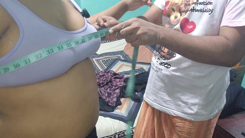 Banglavabi02: El sastre vino a tomar las medidas de la ropa...