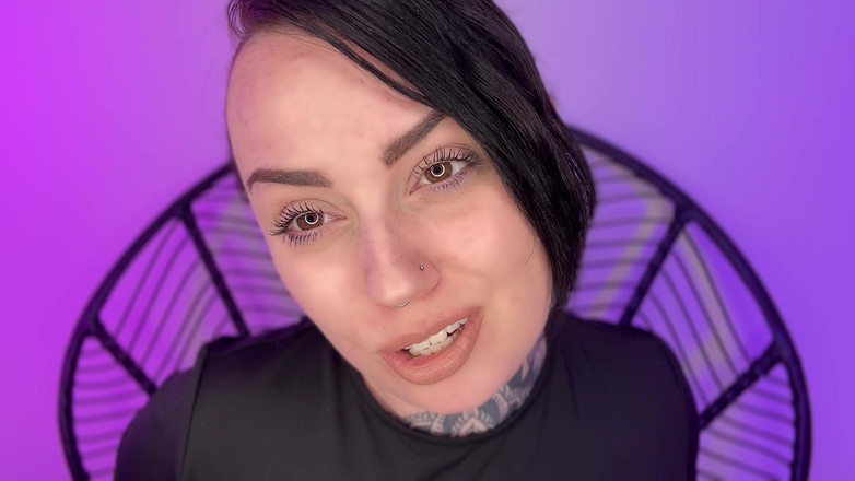 Miss Valentina: Lipgloss पूजा