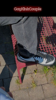 Wir Teilen Uns Ein Paar Nike Air Max Sneaker 5