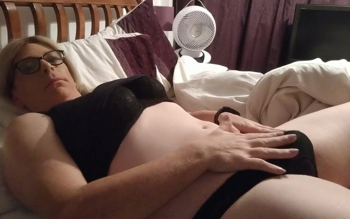NikkiGee: 一次爽快的精液！