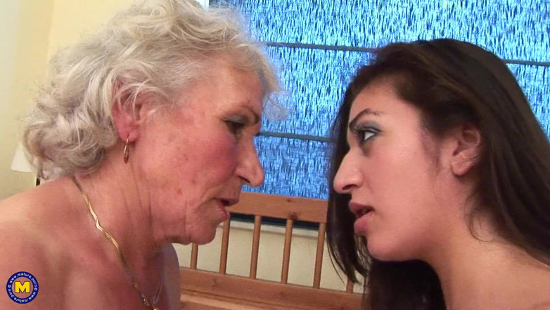 Mature NL: 흑인 대물 자지에게 따먹히는 거유 밀프