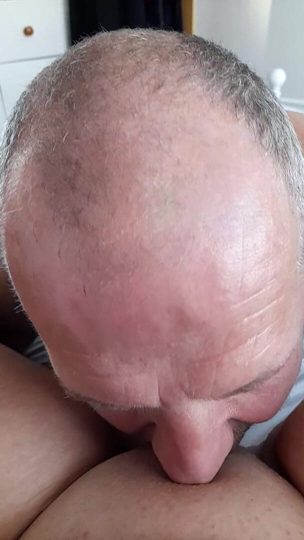 Uk Joolz: Fontanero sucio me hace correr con su lengua