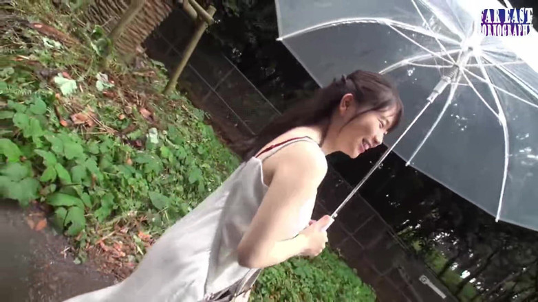 Far East pornography: Parní T Back procházka s poprvé venkovní broskev, která řídí nonstop...