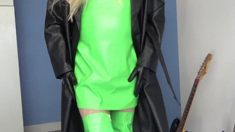 Leather Kirsten: Green and Black Leather
