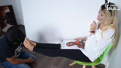 Czech Soles - foot fetish content: Cours de langue tchèque avec un esclave des pieds