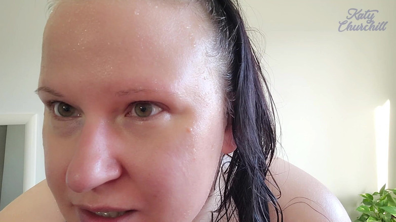 Katy Churchill: Siêu ướt át sau phòng tập thể dục