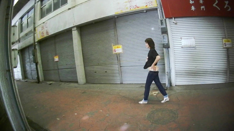 Mayumi Kanzaki: Il Giappone Cammina Con Il Sedere Fuori