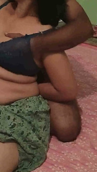 Gros cul, sari et gémissements, les moments romantiques d’un couple plus bruyant