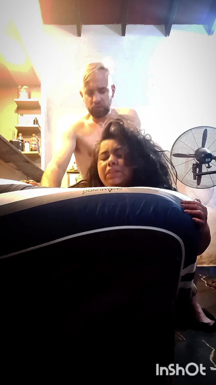 Dirtycouple8343: Латина мамка безжально трахається в анал
