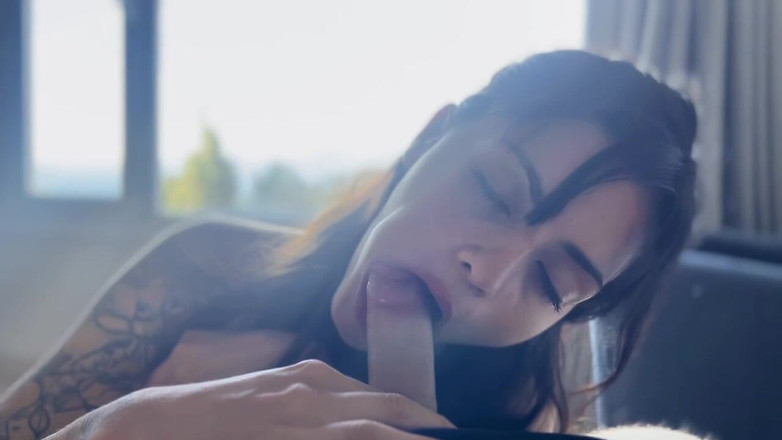 Steff Crime: 내 상사와 함께 여행 : POV 오럴과 하드 섹스 나는 그의 거대한 부하를 삼킬 때까지!