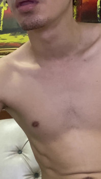라티노 베르곤이 엉덩이 자위를 원함