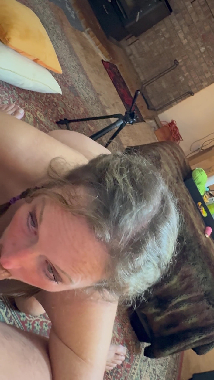 Bonewizzard69: Alla moglie piace iniziare con succhiare il, bellissimi occhi verdi,...
