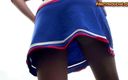 Pantyhose me porn videos: Slutty cheerleader Melissa i svart strumpbyxor som blinkar