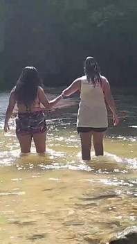 Sexy Couple Wants to Have Sex in the Jungle