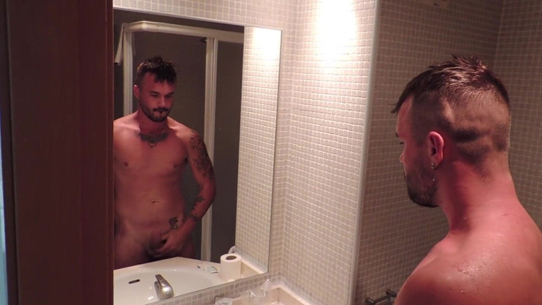 SPAIN BAREBACK CRUISING IN BACKROOM: Dany Boss ham bt Magic Javi'ye dava açtı