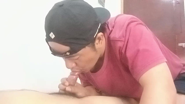 Talahib23: Kontolnya enak banget buat nyepong kontol campur sperma