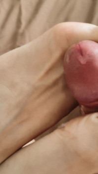 Móng tay đen trên chân của tôi, bạn có thích nó không? Xem video và viết