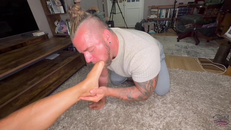 Catalia's Extreme Kink Fetish Domination Vids!: 2 maalkin seksi pairon par pairon ki pooja