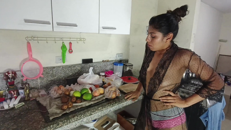 Lady: Stary zboczeniec uwodzi i pieprzy kucharza domu.