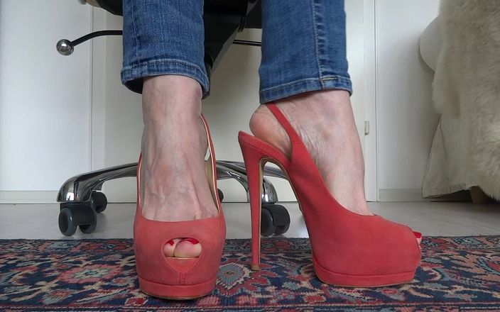 Lady Victoria Valente: Sling back high heels peep toes in closeup