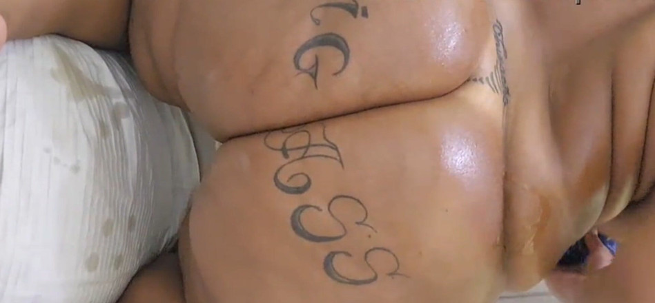 Suzyfuracao: 给那个大胖屁股涂油