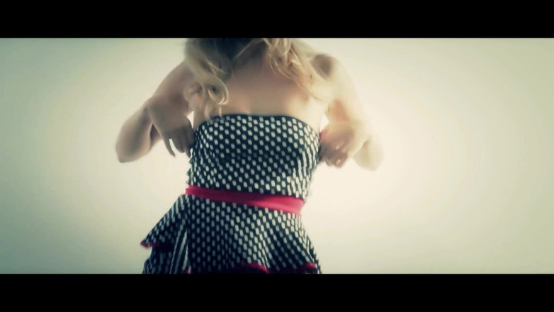 XXXEROTICONLY: Горячая Блондинка Мастурбирует Себе Своими Руками