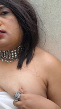 Open Fun MILF Couger in Open