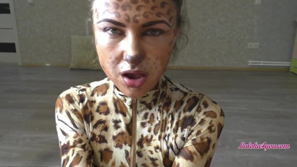Laloka4you: Sexy babe in a tigress costume sucks her boyfriend