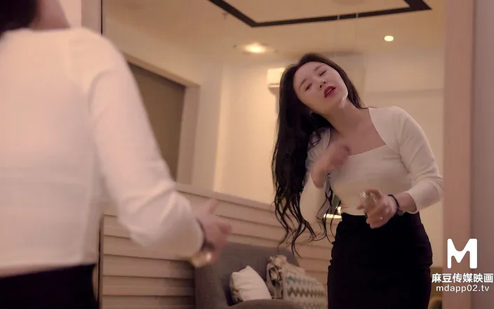 ModelMedia Asia: Secret sex with colleagues