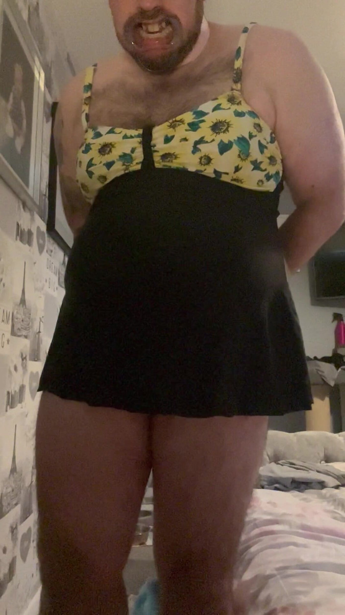 Shaun Cbt: Schwanz-bondage mit crossdressing, geknebelt und handschellen