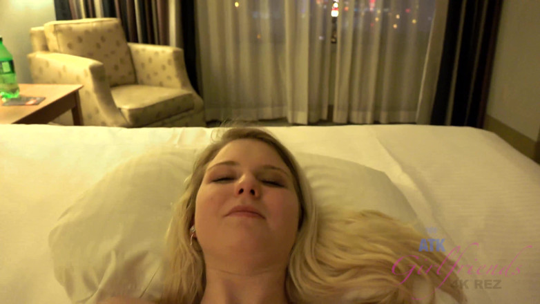 ATK Fans (Girlfriends): Férias virtual em Las Vegas com Sophie Sativa 2/3