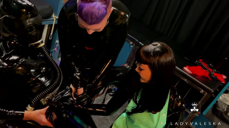 Lady Valeska: Fisting and edging their gimp