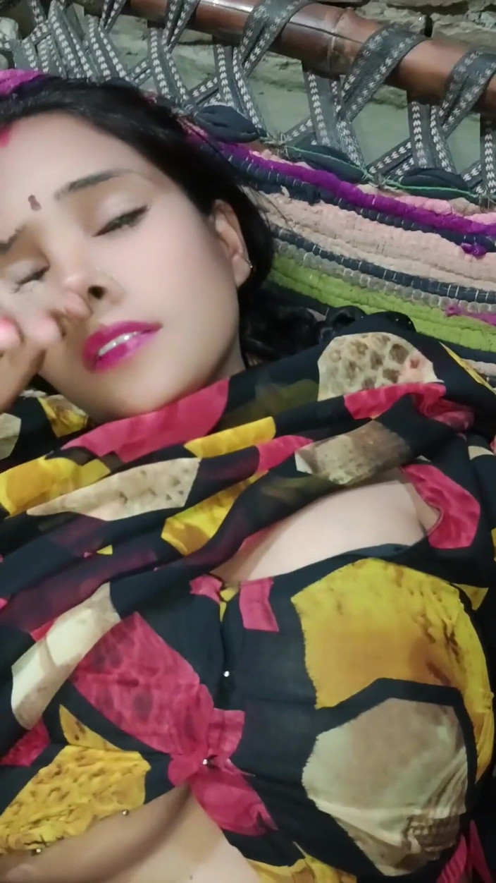 Renudbf: desi ganv ki sauteli bahan aur sautela bhaee bistar saajha...