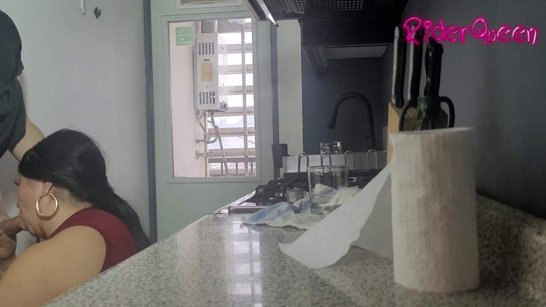 Riderqueen: Enteado na cozinha - vídeo para fãs - madrasta gordinha milf enteado
