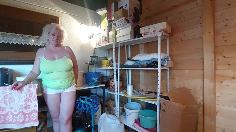 PureVicky66: สาวผมสีชมพูยืดหีเธอด้วยดิลโด้ขนาดใหญ่