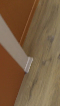 A empregada do hotel levou todas as minhas roupas, eu estava nua!