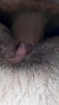 Fut o mamă sexy amatoare cu o pizdă excitată.