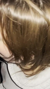 Blowjob sudut pandangan pertama di luar